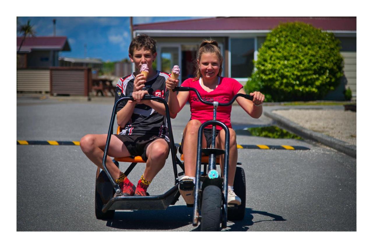 Greymouth Seaside Top 10 Holiday Park Bagian luar foto