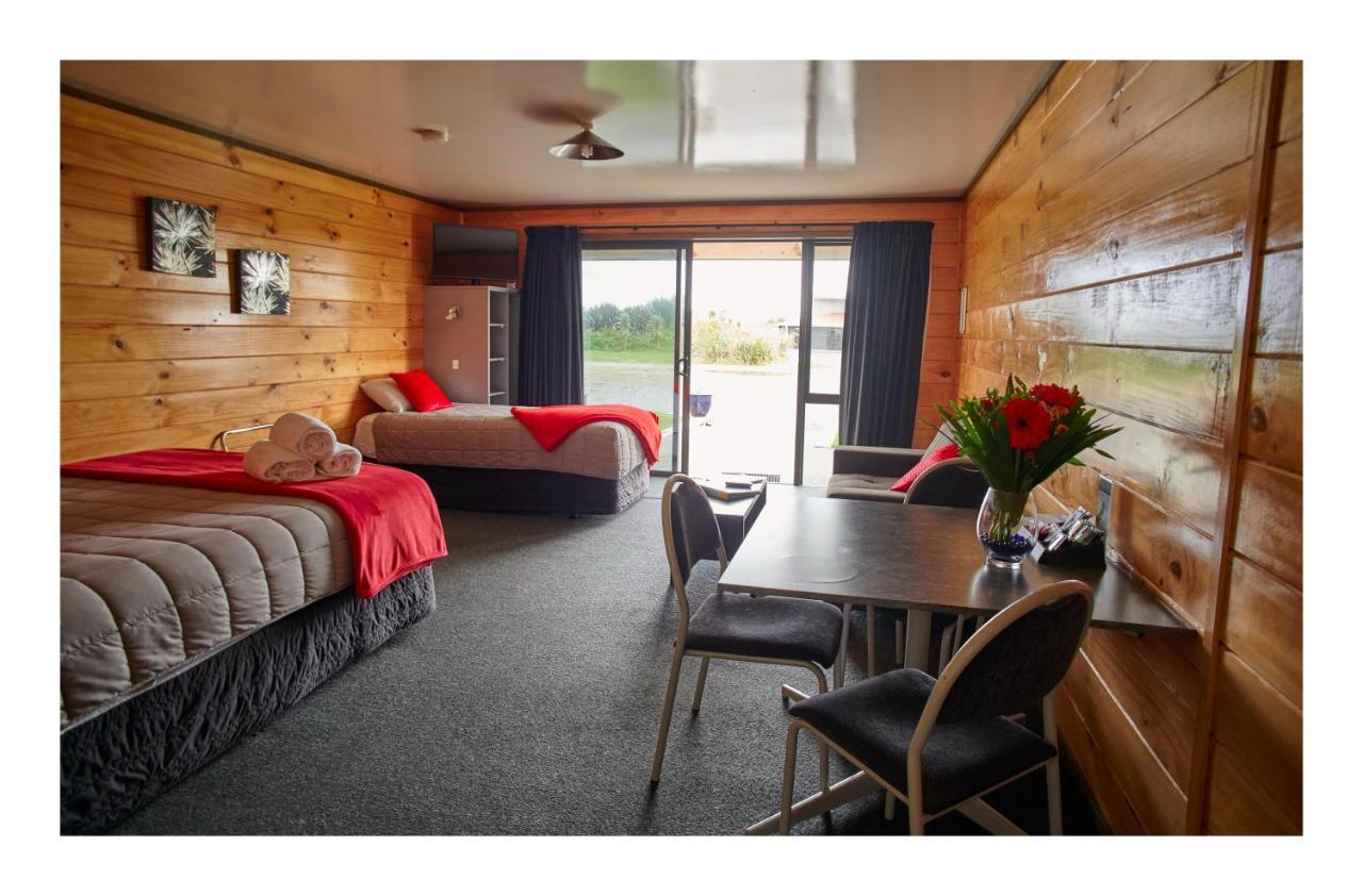 Greymouth Seaside Top 10 Holiday Park Bagian luar foto