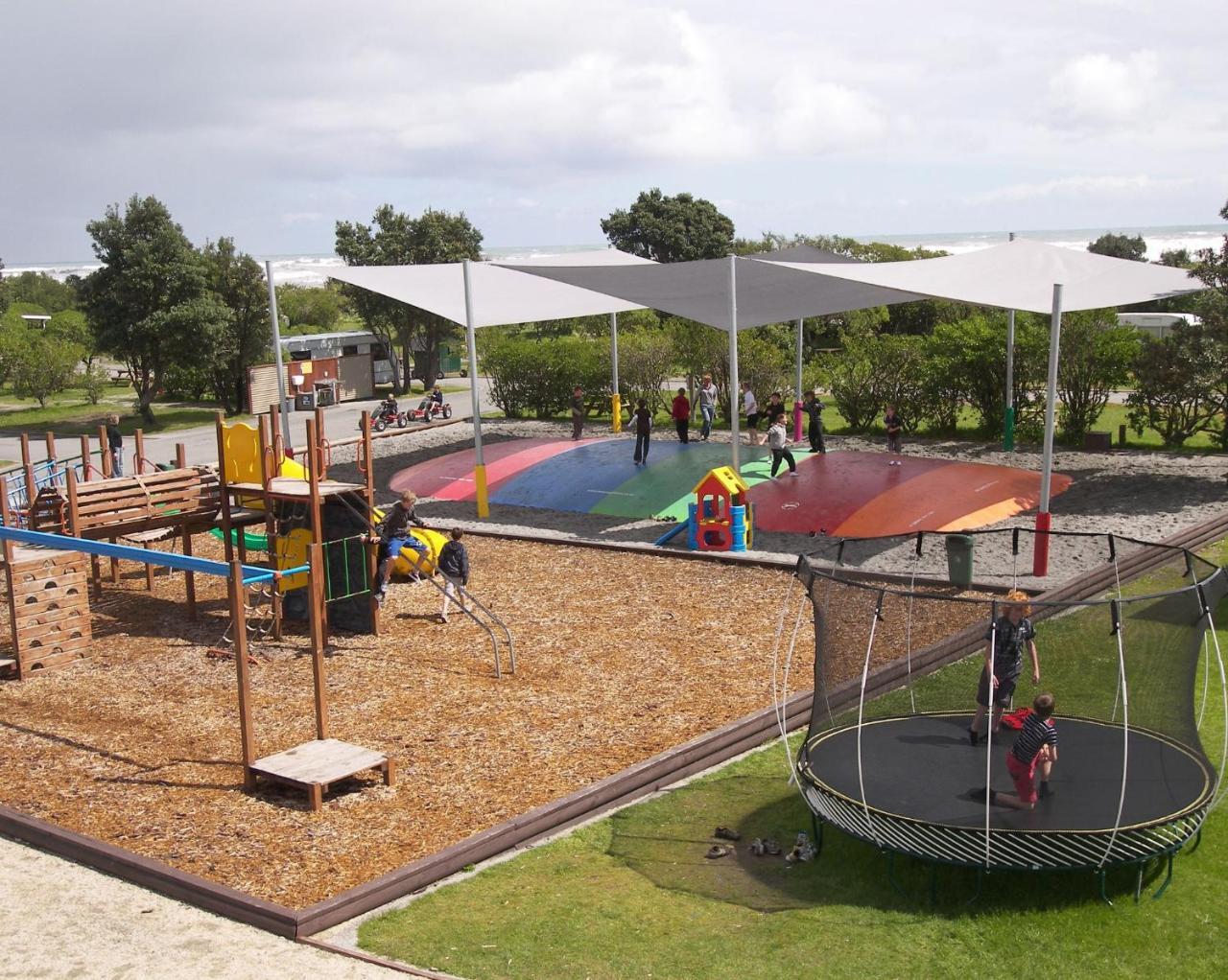 Greymouth Seaside Top 10 Holiday Park Bagian luar foto