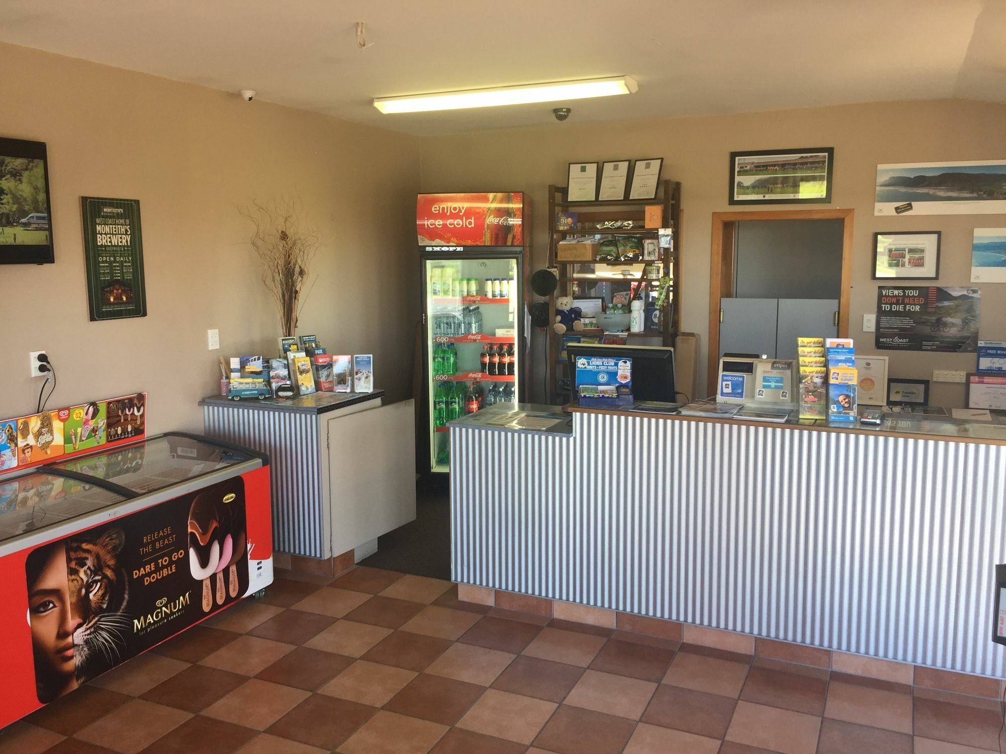 Greymouth Seaside Top 10 Holiday Park Bagian luar foto