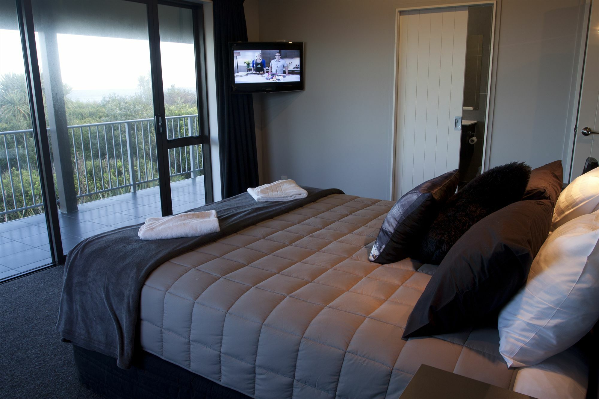 Greymouth Seaside Top 10 Holiday Park Bagian luar foto